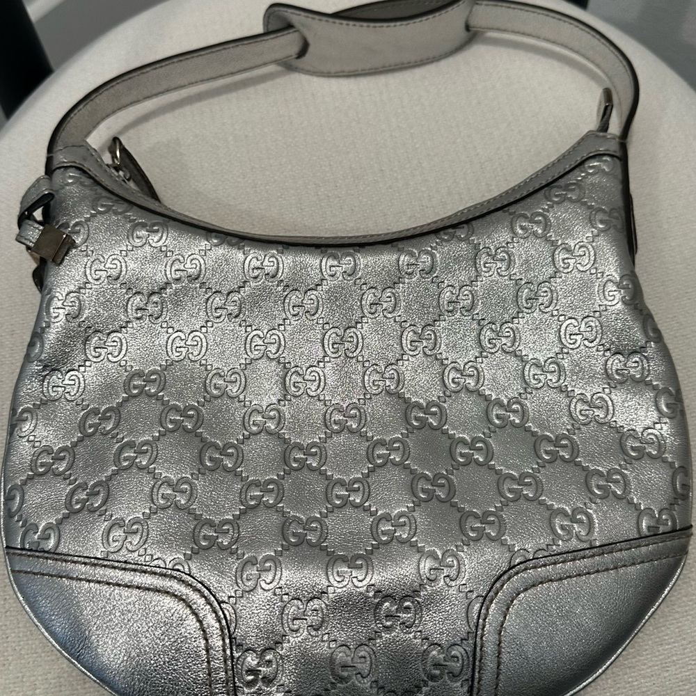 Gucci Silver Monogram Shoulder Bag - Picture 3 of 12